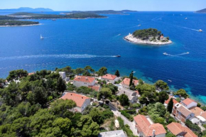 Rinada - Hvar